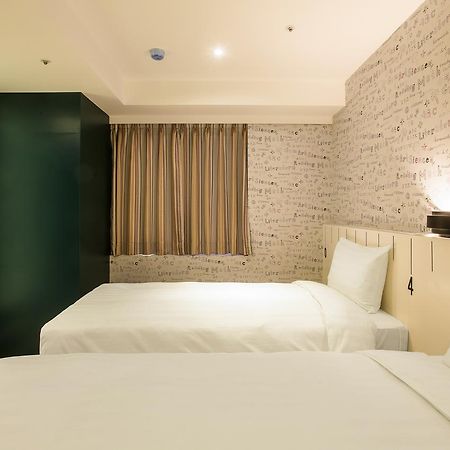 Rf Hotel - Sanchong Тайбэй Экстерьер фото
